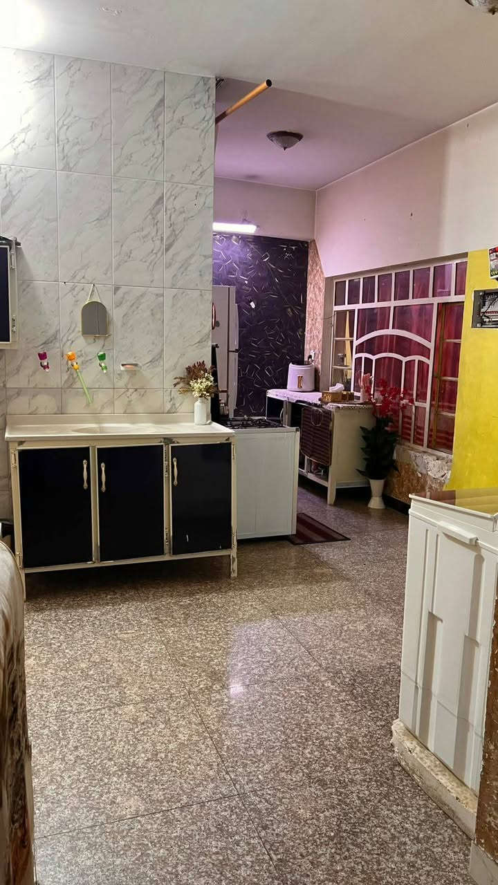 مشتمل طابق ثاني بلبلديات الصحفين ايجارها 400 قفل***********
