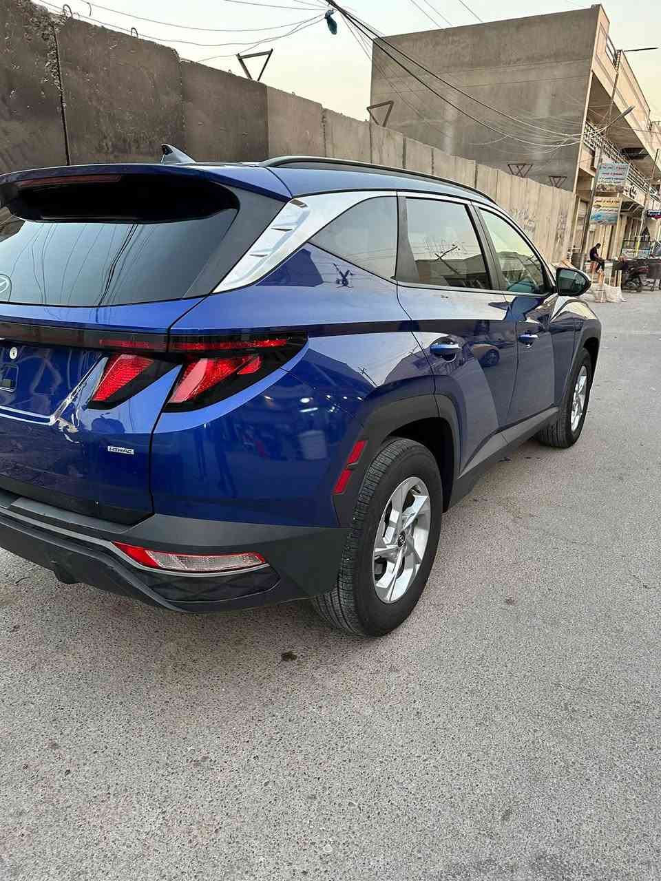 توسان موديل 24 بغداد حادثها كما موضح بالصوره بيها قطعتين كلير من امريكا البابين الجانبيه مواصفات تشغيل عن بعد جنطه كهرباء اوتوهولد حساس جانبي وامامي كامره خلفيه شاشه كبيره تدعم ابل واندرويد كرسي كهرباء وبعد مواصفات السياره ماشيه 13 مايل للاستفسار هـ***********
