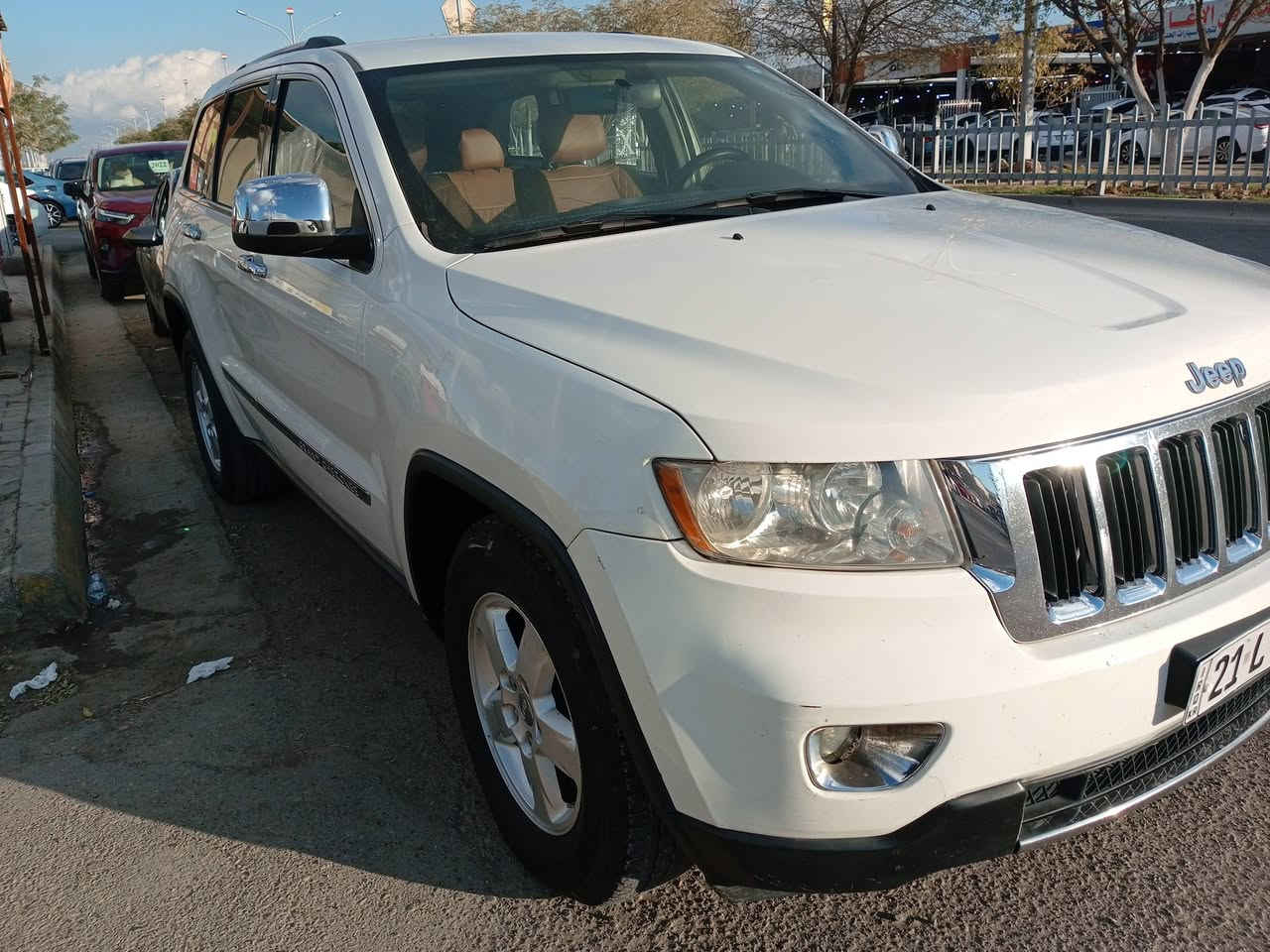 جيب لاريدو موديل 2011
بدون صبغ فور ويل رقم سنوية كله جديد دفتر بانزين موجود 
بدون صبغ فقط مكانين 3 تعديل بارد ع كد 3 اصابع 
سعرها 162 وبيها مجال 
مكاني كركوك 
للمعلومات اكثر اتصل على ***********
