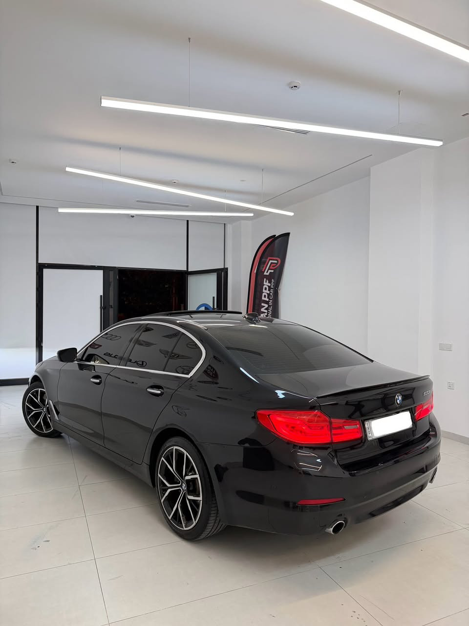 BMW 530i 2017
وکالە شرکە العروش اربیل
بدون حادث
لون اسود
جاهزە من کل نواحی
داخل مشمشی
سعرە ۲۳۹ بیها مجال کلش قلیل 
***********
