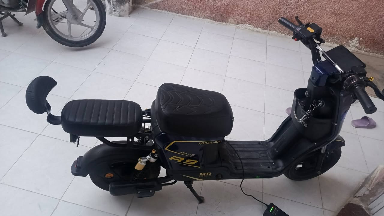 سلام عليكم دراجه R9دراجه خمس بطاريات كبار ودراجه جديده وسرعتهه109بيع مستعجل مكاني  بعقوبة بهرز وسعرهه 360وبيهه مجال قليل وأبو 300لا تتصل ولا تعلق وتصل ***********
