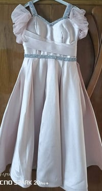 ملابس بنات • الغزاليه • عمر ١٠-١٥ سنة