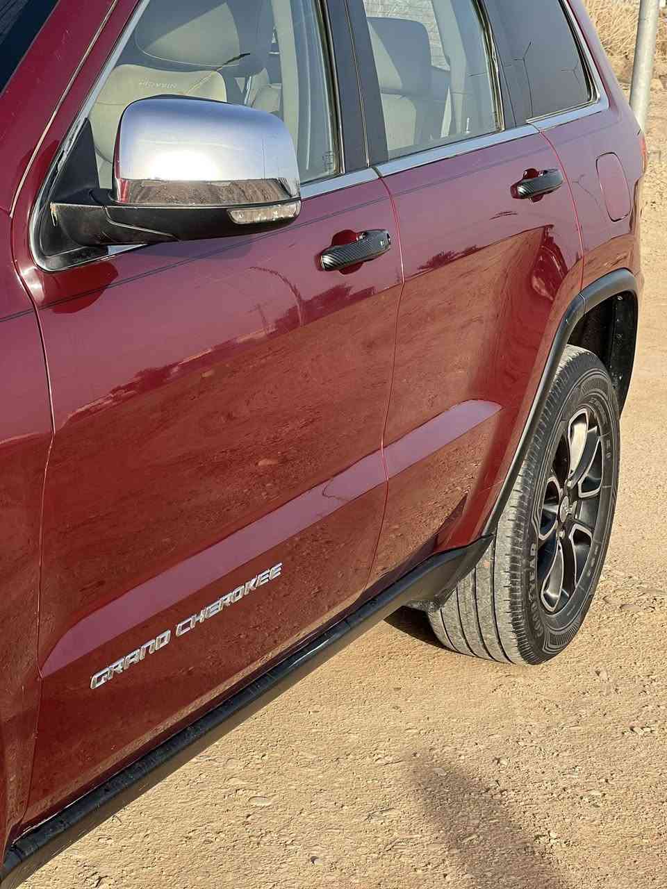 السلام عليكم اخوان جيب لاريدو امريكي موديل 2014 لمتدد واحد على واحد فور ويل رقم بغداد الدولي بأسمي سنويه 2029
 مواصفات فتحه بلقماره 
كير طياره 
تبريد تدفئه فول 
كشنات جلد داخل عسلي 
شفتات ستيرن انضمه كله شغاله 
تشغيل عن بعد 
صندوق كهربائي 
تخم تاير جديد 
حداديه جديده وكير ومحرك مكفول 
ماشيه 72 ألف ميل حقيقي 
سياره كلش جديده حادثه بجم فقط 
السعر 165وبيه مجال حك الجيه 
المكان بغداد (***********) اتصال واتساب
