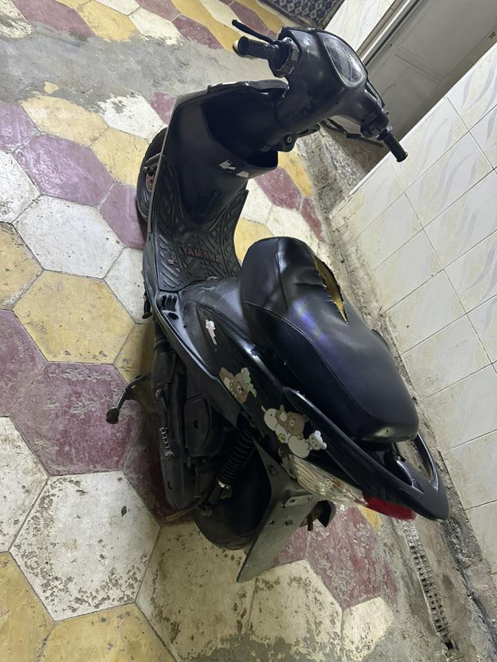 سلام عليكم رمضان كريم عليكم
دراجه ماكس عدله 

مكينه خرسه لا نضوح لا تبخير  

ضفيره كهربائيات كله شغاله شاصي

 صًدر امامي خلفي جدد تيرات جدد

 دراجه يدي بيه مال جناي مو مال بياع شراي

مكان دراجه ديوانيه شارع لوكفه  

سعر ٥٠٠وبيه مجال مستعجل عله بيهعته لهذه سبب سعر 

رقم تلفون ***********

(ملاحظة دراجه صالنصه مزروفه )
