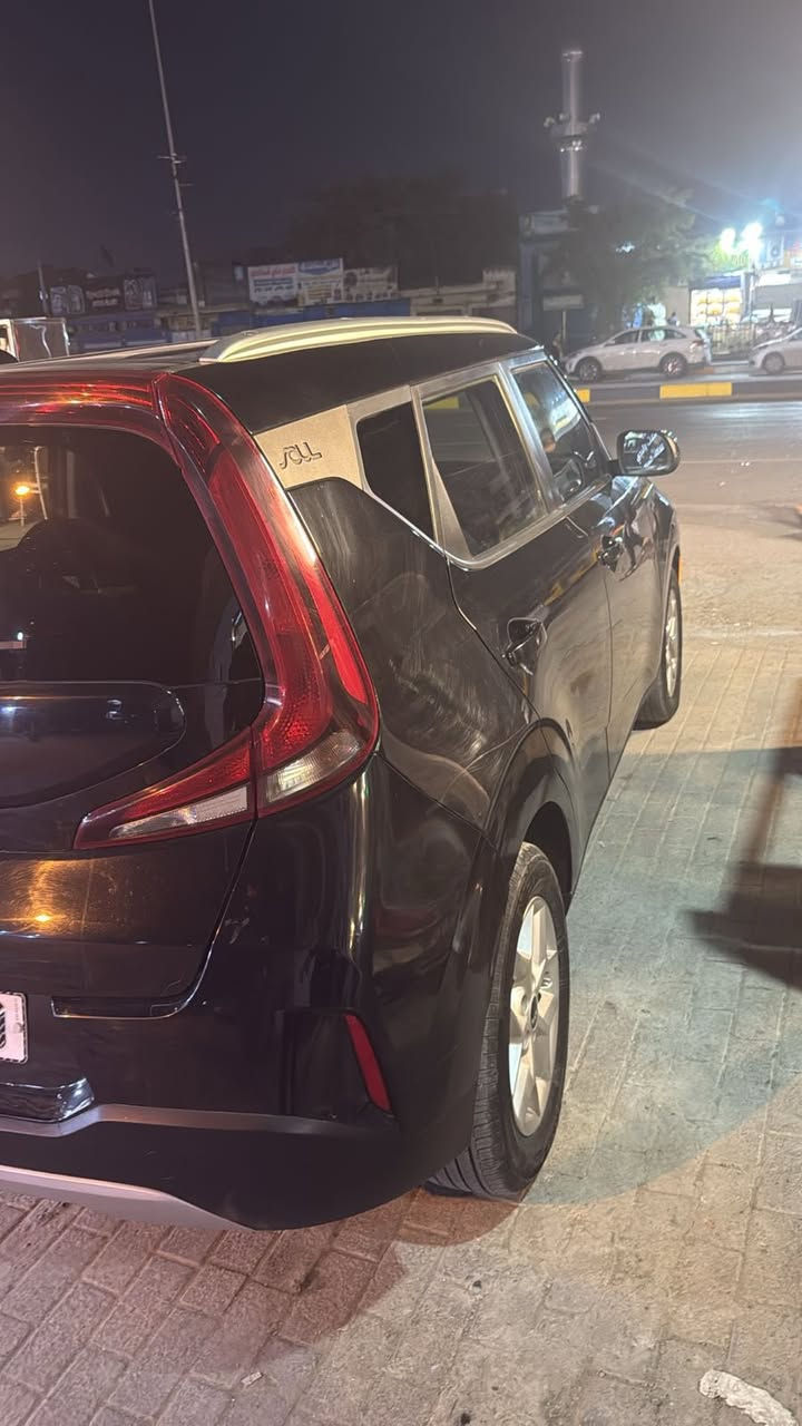 السلام عليكم من رخصت الادمن كيا صول 2024 حادث امريكا حرق من الداخل ومصبوغه عام توحيد لون السيارة السيارة جديدة ودشبول مبدل بيهه مال 22 وشوفت العين رقم بغداد تحويل ثاني يوم مكان السيارة شارع فلسطين او مدينه الصدر قطاع 4 ب125 ورقه وبيهه مجال السيارة مال بيت بس صار ضرف واريد ابيعهه 
***********
