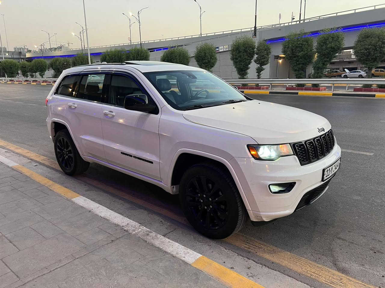 السلام عليكم
جيب 2018 فول مواصفات بلاك توب 
4X4فور ويل اوتو
بصمة
فتحة
تشغيل عن بعد
رادار خلفي
كامرة
شاشة
اوتو ستوب
مانع انزلاق
نظام ايكو+نظام سبورت
قطعتين تبريد
تدفئة كشنات
تدفئة ستيرن
لايت زينون
جنطة كهرباء 
ويل كب 20 بلاك 
السيارة داخلة كلين فقط حالوب بسيط بالبنيد وبالسونار اكو طبقة كلير بأمريكا على عكس السايق
السعر 228 
العنوان: بغداد
*********** بغداد, العراق
