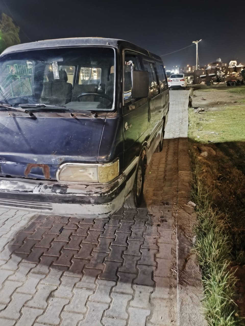 كيه بسته موديل ١٩٩٤سياره كير مكينه خير من الله بوم اكسل سياره نضيفه كهربائيات كله شغله تخم تأير هيه عليه ٦٠ الف ينزلن من سعرها راعيه بل كوت عندي وكاله عامه بيها خط حي العامل بيها 
سياره معروضه ١٩بيها مجال رقمي *********** مكاني كربلاء
