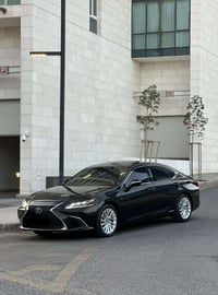 ES300h هايبرد • ٢٠١٩ • وارد الشركة المركزية