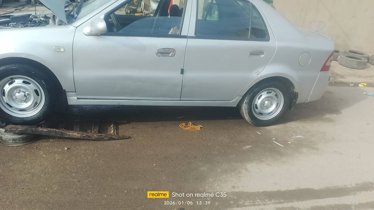 أهلاً وسهلاً بالجميع! أود أن أعرّفكم بنفسي وأن أشارك معكم صورة التقطتها سيكي سلفر 2013 فول عادي شرط لاصبغ ولا ضرر كاربون رقم نينوى الماني محرك اصبانه مامطخوخ سعر 50.  ***********
