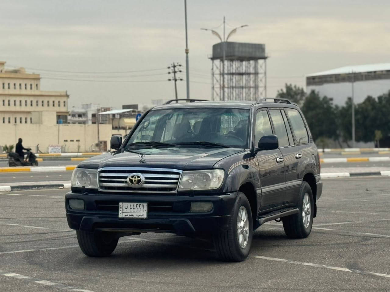 لا ندكروز موديل 2000محدثه 7خليجي سعر 108 سياره جديده وجاهزه مكفوله كفاله عامه من الضربه وتبديل مصبوقه جمالي فقط بدون دواخل مواصفات دفع رباعي  شاشه كبيره كامره كشنات كهربائي  غرفه جيده 7راكب حاديه جديده ١٠٠ب١٠٠ تخم تاير تبريد ثلج دبل تانكي محرك وكير مكفولات مكان السياره كربلاء المقدسة الستفسار اكثر تصال *********** كربلاء, العراق
