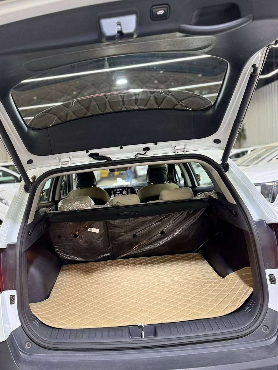 🚗 السلام علكيم
KIA SPORTAGE 2025 
  
رقم السيارة بابل 
  🛣️  المسافة المقطوعة  7000 الف كيلو قابل لزياده 
------------------------------------------------------------ 
✅ المواصفات:   
✅ الموديل: 2025
✅ الحالة: كفاله عامة من كلشي 
✅ المنشأ: وارد خليجي 
🔹 قطعتين تبريد
🔷 مانع انزلاق
🔷وضعيات القياده Dirve mod 
🔷 هند بريك
🔷 داخل مخمل اوف وايت
🔷 اشاير بالمري
🔷 شاشه وسطيه تدعم car play
🔷جنطه كهرباء 
🔷شاشه تدعم القبله 
🔷شاشه متصله 
🔷كراسي كهرباء 
🔷مداخل تايبسي+USB 
🔷جامه سايق AUTO 
🔷 جميع اغراض السياره غير مستخدمه (عده الصيانه) (الاطار الاحتياط) 
🔷 باقي المواصفات معروفه
🔷 مع العلم السياره 4X فورويل
📍 السيارة موجوده بابل 
السعر233 ورقه وبيها مجال للمشتري
📞 للأستفسار الاتصال على الرقم
***********
