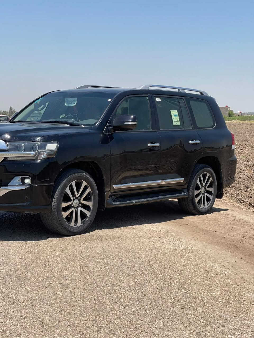 السلام عليكم لبيع لاندكروزر 2019 
السعر 495بيه شي كلش بسيط 
كفاله عامه من دعاميه لدعاميه رقم بغداد بسمي شخصين 
سياره عل ايد سياره احلى من صوره مكفول كفاله عامه 
ساز باب اول ماشي 140 اصل مكان حله 
***********
