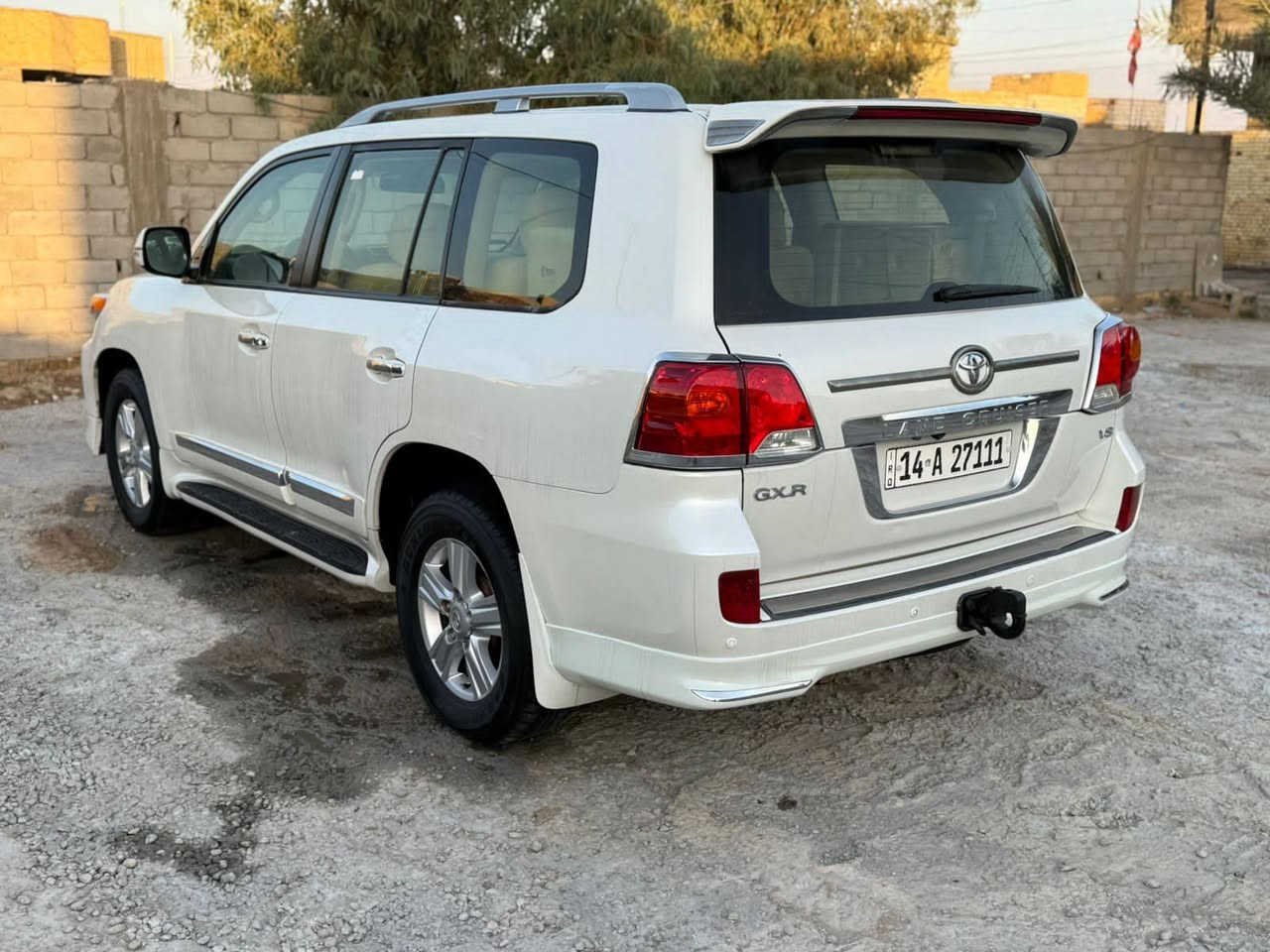 السلام عليكم 
السعر((350))وبيها مجال للشراي 
***********
***********
سياره للبيع اومراوس لاندكروز2013 مكفوله كفاله عامه سياره جديده بريميه 8سلندر سنويه مجدده بأسمي رقم انگليزي للاستفسار الاتصال على الرقم التالي
