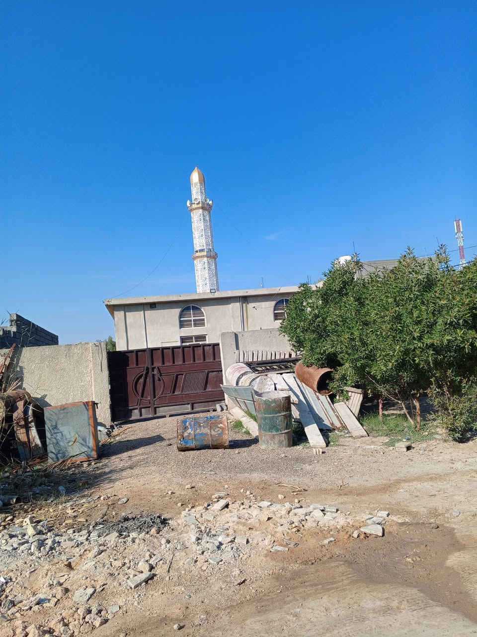 ***********
***********
