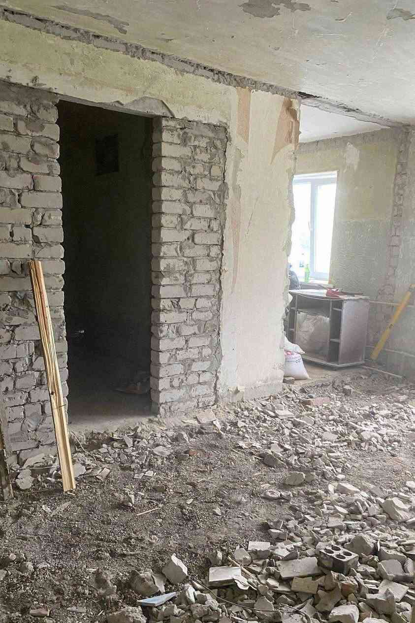 السلام عليكم
يوجد كادر مختص ومتكامل 
1-تكشير جدران 
2-قلع كاشي 
3-ترميم 
4-تنظيف البيوت من بقايا الجص والبورك 
5-رفع الانقاض 
6-تفليش ارضيه 
7-رفع الشتايكر 
8-تطبيك سيراميك 
9-تزفيت السطوح 
10-تنظيف البيوت من بقايا الوساخ المخلفات 
11-تصعيد مواد ونج او بدون ونج

باداره. استاذ احمد 
استفسار اتصال ع الرقم او واتساب
***********
