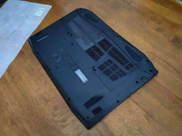 لابتوب ايسر
مواصفات عالية
تفيد اهل الكيمنك و المونتاج و البرامج الهندسية
بيهة ضرر كلش بسيط بالكفر ما ماثر ابد موضح بالصور
سعرهة ٥٠٠ مكاني بعقوبة 
*********** بعقوبة
