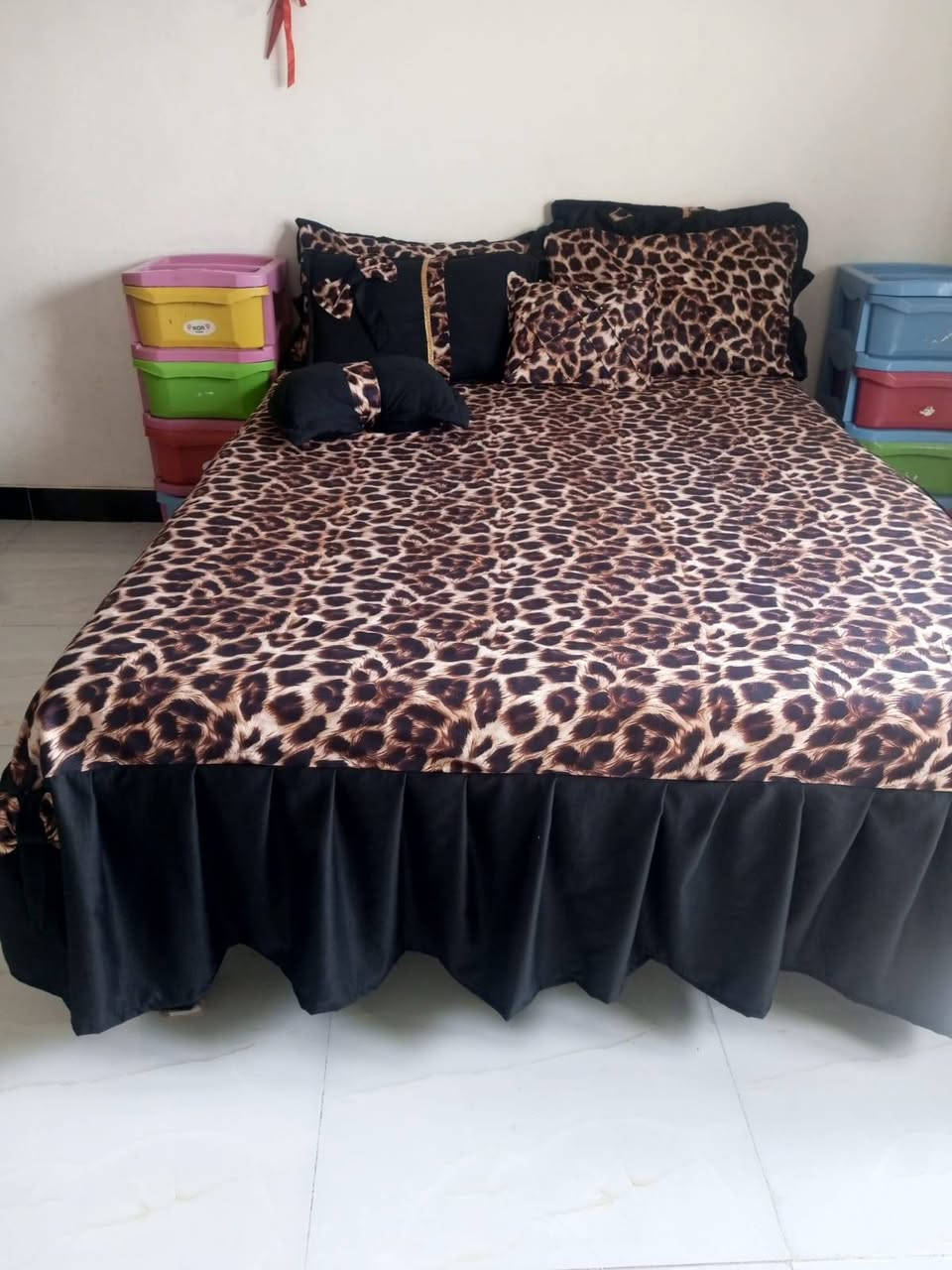 ✨ خياطة أم حيدر ✨
تفصيل وخياطة نسائية بأناقة ودقة عالية 👗✂️
🔹 خياطة نسائي
🔹 بشتات
🔹 ملابس أطفال
🔹 خياطة فرشات
🔹 بيع أقمشة وملابس جاهزة
شغل مرتب وأسعار مناسبة ❤️
الطلب حسب الموديل والرغبة
العنوان: ديالى - هبهب


**إذا كنت صاحب هذا الإعلان وتريد حذفه لأي سبب، رجاءا أرسل رسالة إلى الدعم الفني**