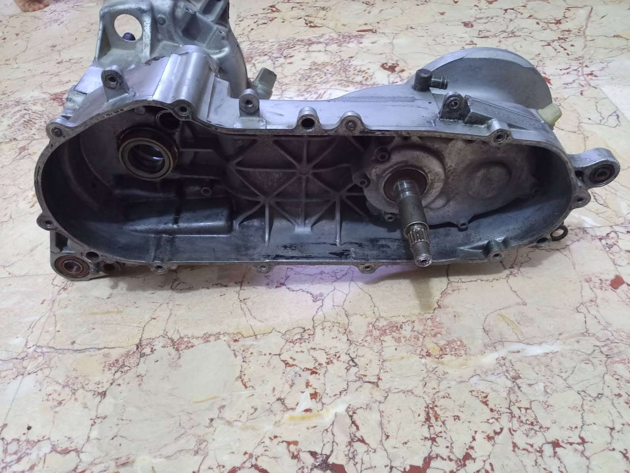 سلام عليكم للبيع فشك مال سكنس بلاديات مال حاويه جدد سعر 50قفل مكاني بغداد حي العامل رقم ***********
