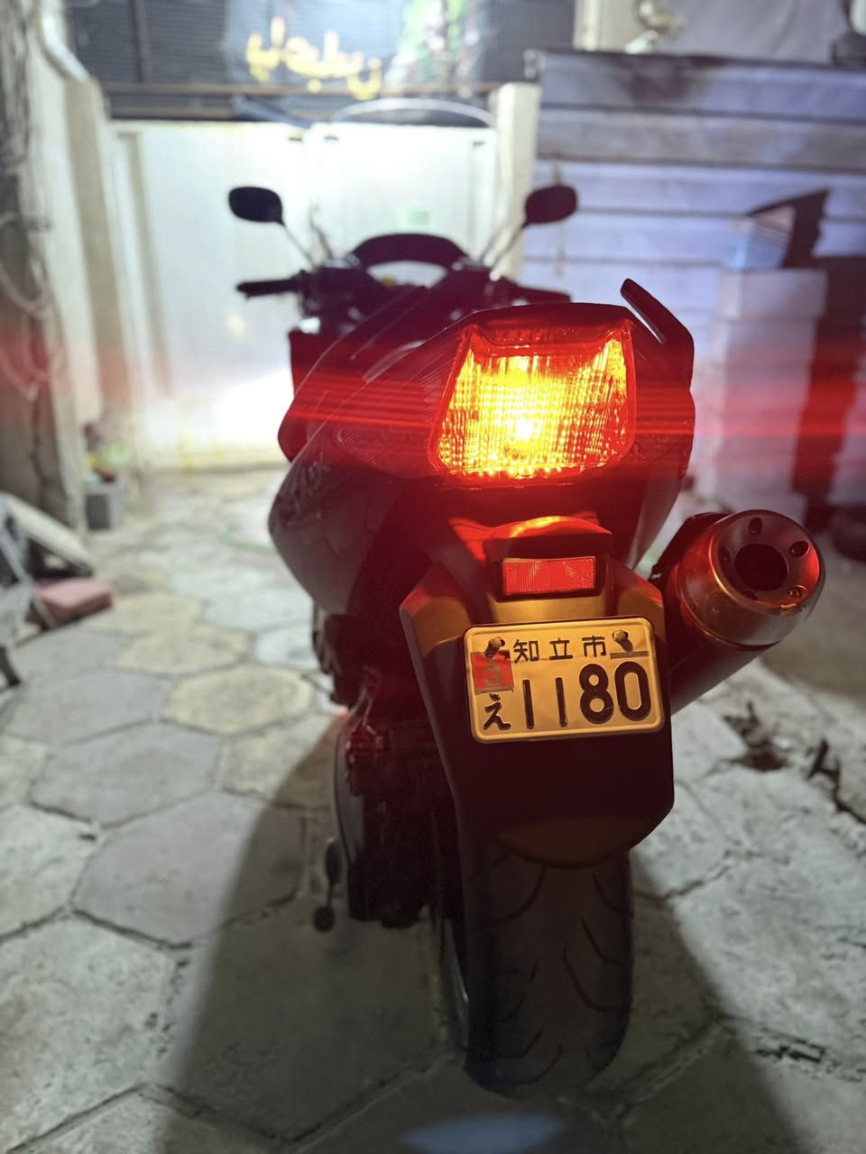 السلام عليكم تي ماكس 2011
دراجه كفاله عامه من كفر ومكينه على صور المزاد
بيهه كلجات مالوسي 
سعر 43 وبيهه مجال العنوان بغداد بوب الشام 
***********
