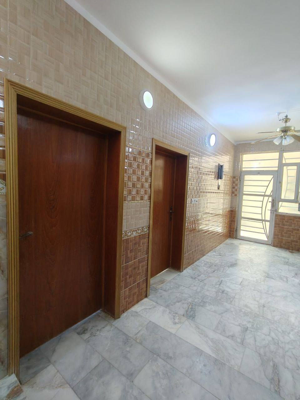 تحية طيبه لصاحب الكروب والمتابعين.
دار نضيف جدا للبيع طريق السده القديم شارع عامر نجم المساحه ١٠٠ م
مكونات الدار
الطابق الأول استقبال مطبخ مفتوح ع صاله مع غرفة نوم كبيره وحمامات عدد 2 منور
الطابق الثاني غرفه كبيره 7×4 مع صاله صغيره
السعر ٦٨ بي مجال
***********
