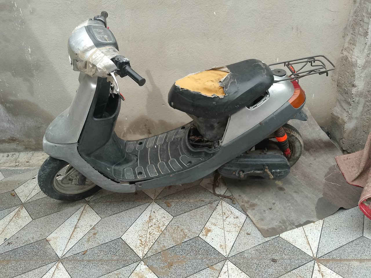 السلام عليكم دراجة زعرة بطه للبيع شغالة سلف وهندر سلف عايزة باتري شاصي مكفول كهربائيات شغالة للبيع او للمراوس


**إذا كنت صاحب هذا الإعلان وتريد حذفه لأي سبب، رجاءا أرسل رسالة إلى الدعم الفني**