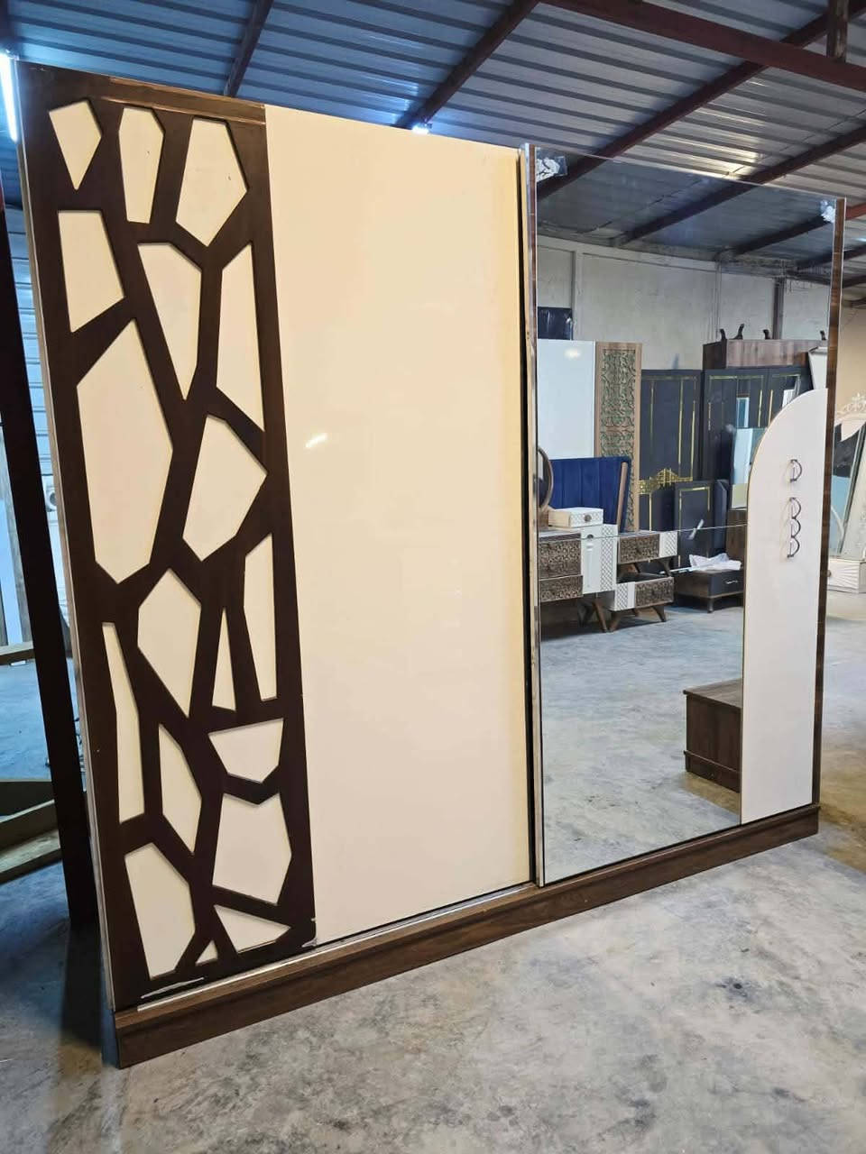 غرفة نوم مستعملة🇹🇷
نضافة85 ٪💯
عدد القطع / 8
نضام / أسلايت 💢 
سعرها / 550 💸
شد ونقل داخل بغداد مجاني🚛
يوجود توصيل محافضات 🚛


**إذا كنت صاحب هذا الإعلان وتريد حذفه لأي سبب، رجاءا أرسل رسالة إلى الدعم الفني**