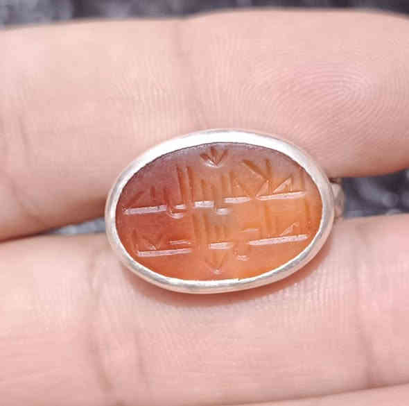 السلام عليكم يماني بلذمة خط عكسي كوفي تحفه سعر 70  مكان ناصريه توصيل موجود ***********
