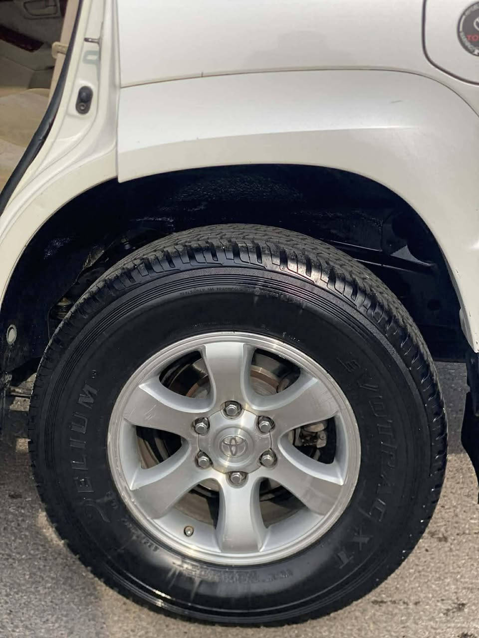 تــوێتا پرادۆ 2006
فوڵ مواسەفاتە بەس سلایت نیە
ســــبوغو تحدیلی نیە دەعامیەکانیش ســبوغی نیە
260 هەزار ڕۆشتیە
سەنەوی تا 2031 مانگی شە نویێە
جوار تایەو ویلی نویێ لە ژێرە تەقەو ڕەقە بەشەرتە
***********

ئـەگەر سەیارەکەت دەفرۆشیت نامە بنێرە با بلاوی کەینەوە لۆت
