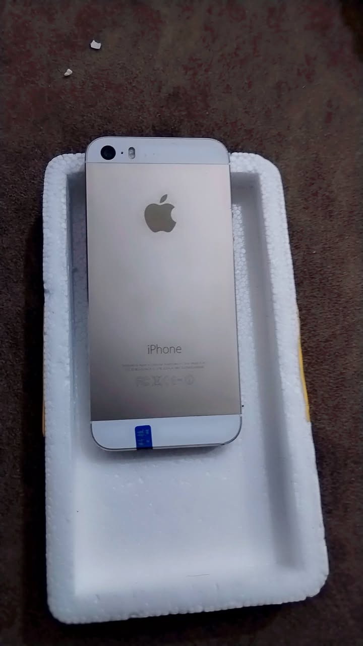 سلام عليكم
آيفون 5 إس (iPhone 5s
نضيف شغال بعده بللزكه ماته مامخره منه مبايل شركه
كامره دقه تصوير اي خللل مابي لزكه ماته انت توخره نضيف  اصلي 👍
 توصيل متوفر  جميع محافضات 
توااصل خاص  بسعر مناسب كلش


**إذا كنت صاحب هذا الإعلان وتريد حذفه لأي سبب، رجاءا أرسل رسالة إلى الدعم الفني**