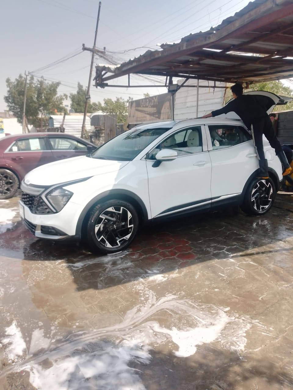 سلام عليكم سبورتج ٢٠٢٤ للبيع لون ابيض رقم بغداد ماشية فقط ٣٥٠٠ كم فول قمارة حديد ضمان الدولية ويل كب حجم ١٩ اوتو هولد تشغيل عن بعد وحساس اطارات لد امامي واشارة ترحيب كراسي الامامية كهرباء تدفئة مقود والمقاعد الامامية ونزول منحدرات وحساس امامي وخلفي تبريد امامي وخلفي لد مسطرة بشباك الامامي الصندوق ليس كهرباء اريل نفكيشن انظمة قيادة وصاحب السيارة من سكن بغداد السعر المطلوب ٢٣٠ ورقة وبيها مجال للشراي للاستفسار الاتصال على الرقم ***********  وليس المراسلة انا مكلف بالنشر فقط
