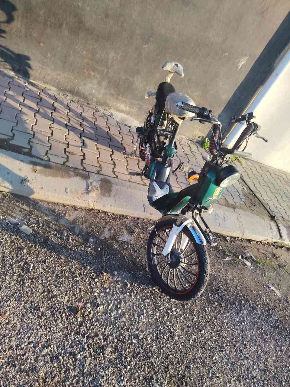 السلام عليكم بايسكل شحن للبيع موديل 22 نضيف بطاريات جدد تايرات جوبلس جدد المكان كركوك دوميز السعر 225 اوبي مجال الخاص مفتوح الرقم *********** بي واتساب
