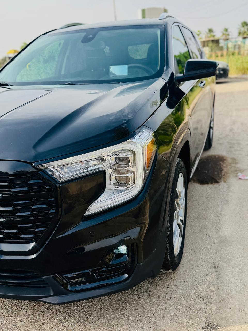 جي أم سي تيران دينالي 2024

2024 GMC Terrain, Awd Denali

#بيع_فقط

حره تترقم جميع المحافظات, مكانها العماره

المواصفات, فول الفول :

المحرك: 1.5 لتر تيربو 4 سلندر

القوة: 175 حصان

العزم: 275 نيوتن متر (203 lb-ft)

ناقل الحركة: أوتوماتيك 9 سرعات

نظام الدفع: AWD دفع رباعي ذكي

التسارع 0-100 تقريباً: 8.9 ثواني

التجهيزات الخارجية :

إطارات ألمنيوم 19 إنج Denali

LED أمامي وخلفي كامل

كروم خارجي Denali

مرايا كهربائية مع تسخين

باب خلفي كهربائي Hands-Free

فتحة سقف بانوراما

حساسات أمامية وخلفية

كاميرا خلفية HD

المواصفات الداخلية الفخمة :

مقاعد جلد مثقبة

تبريد وتسخين للمقاعد الأمامية

تحكم كهربائي بالمقاعد

ذاكرة حفظ لوضعية السائق

مقود جلد مدفأ

ديكور Denali فاخر

إضاءة داخلية Ambient

أنظمة الأمان :

رادار أمامي

تحذير اصطدام أمامي

فرملة طوارئ أوتوماتيكية

المحافظة على المسار

Blind Spot

Rear Cross Traffic Alert

Adaptive Cruise Control

كاميرات وحساسات متعددة

مميزات معروفة بالسيارة :

راحة ممتازة بالعزل والسياقة

شكل خارجي فخم

صرفية جيدة بالنسبة لـ SUV

نظام تعليق Denali أنعم من الفئات الأقل

مناسبة للمدينة والسفر

ماشية 11 الف

السعر 167$ وبيها مجال, مكانها العماره

للإستفسار الأتصال على الرقم ***********
