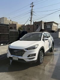 توسان 2020 فول 1/1 خمس عدسات ماشية 45000 حقيقي  سياره بيه باب تبديل وك...