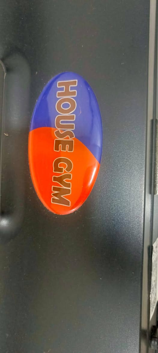 ( مستعمل استعمال قليل جداً - المكان بابل قرب المحكمة الجديدة) السعر 250وبي مجال قليل
جهاز سير كهربائي من إنتاج شركة YIJIAN، طراز DK-42AJ. 
 محرك تيار مستمر بمغناطيس دائم 
الطراز: 42AJ 
القوة: 2.0 حصان (HP)
الجهد الكهربائي: 180 فولت 
التيار: 3.2 أمبير 
السرعة: 4500 دورة في الدقيقة (RPM)
نطاق السرعة: من 0.8 إلى 12 كم/ساعة 
أقصى وزن للمستخدم: 120 كجم
مساحة الجري: تقريباً 1200 × 420 ملم.
المميزات الإضافية: مزود بنظام امتصاص صدمات (نوابض صفراء كبيرة في بعض الإصدارات) ونظام تزييت ذاتي. 
 المخصص لضمان طول عمر المحرك وتقليل الاحتكاك


**إذا كنت صاحب هذا الإعلان وتريد حذفه لأي سبب، رجاءا أرسل رسالة إلى الدعم الفني**