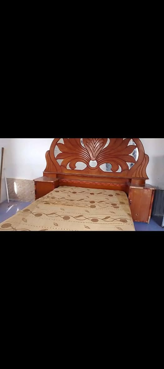 ب٨٥ وبيها مجال بسيط
جربايه نفرين +دوشك
نظافه فول
مكانها سماوه


**إذا كنت صاحب هذا الإعلان وتريد حذفه لأي سبب، رجاءا أرسل رسالة إلى الدعم الفني**