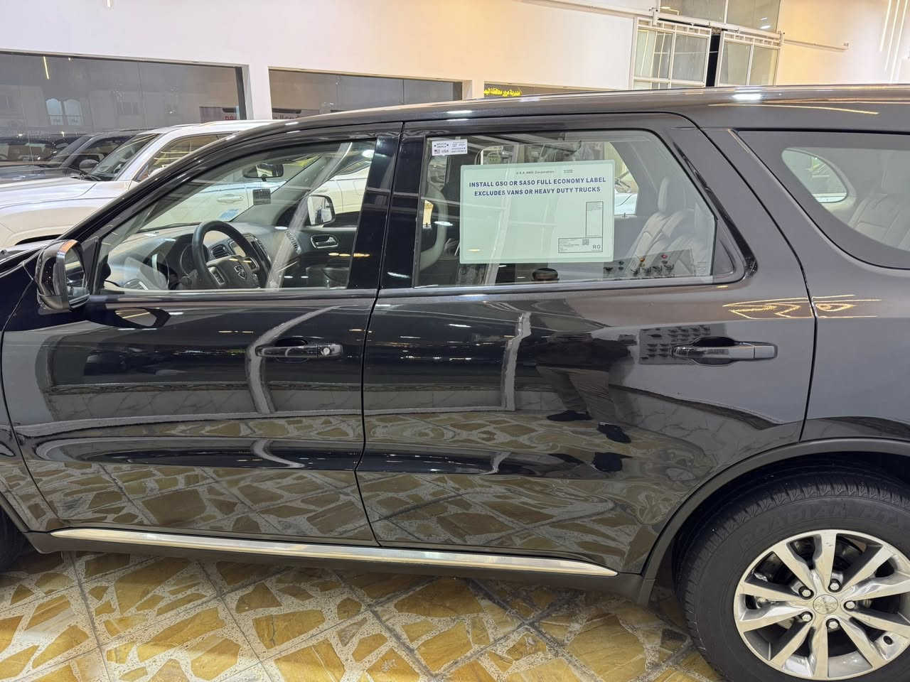 السلام عليكم للبيع دوج دورنكو موديل 2013 وارد خليجي كفالة من الضربة والتبديل بيها صبغ باب جهة اليمنة الورة وشبر من باب السايق كد شبر فقط الباقي كفالة عامة بدون ضربة مكينة وكير بل كارتون مكينة برغي ما مفتوح بيها من الشركة سيارة كلها بلاد حدادية من الطول لطول كلها شد جديد تخم تاير شاد جدد رقم بصر الدولي بأسمي سنوية 2028 هزة جديدة سيارة جاهزة كلبسة ما بيها نقص وبلادية على وضع الشركة .
مكان السيارة البصرة الامن الداخلي // السعر :175 وبيها مجال //للأستفسار 0788853622//***********
