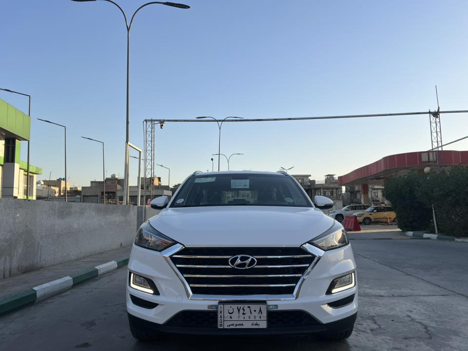 هونداي توسان خليجي
موديل ٢٠٢١
رقم بغداد الماني بسمي 
لون ابيض 
٤ سلندر ٥ راكب 
فوووووول مواصفات بدون فتحة 
بصمتين: تشغيل وتقفيل
داخل صاج الكاص
بردات خلفية اصلية
كشنات جلد اصلي لونين 
كشنات ٢ كهرباء 
تشغيل عن بعد 
شاحن وايرلس 
شاشة كبيرة اندرويد 
كامرة دوارة اصلية 
مري شفط مع القفل 
حساس امامي وخلفي 
نظام ايكو درايف 
تحكم استيرن فول 
حاكية : ابلوتوث: اوكس 
شاشة اعطال بلدشبول 
كيجات السرعة زئبقية 
جي : بي: اس: خرائط طرق 
اريل اسود طيارة
هند بريك برجل 
تبريد ابيانو لمس 
تبريد قطعتين ثلج 
لد امامي وخلفي 
لايت زنون اصلي 
اضواء ترحيب بليدات 
علامة سورنتو بلدوسة 
يدات نيكل اصلي 
اشاير بلمري 
٥ ويل كب ١٩
تخم تاير جديد لك 
ماشية ٦٣الف اصلي 
كير ومكينة وصدر وحدادية وتبريد كفالة عامة
بدون ضربة وتبديل واشخوط وبارد وصبغ عدى اشوية بارد بسيط 
الرقم الدولي الجديد // هزة جديدة // سنوية جديدة 
سيارة جديدة مال بيت بية تراي مال زيرو 
من زيرو لحد الآن ماطابة تصليح البصمة الثانية ممستخدمة 
كتلوكات الشركة موجودات
السعر ١٩٨$
***********
