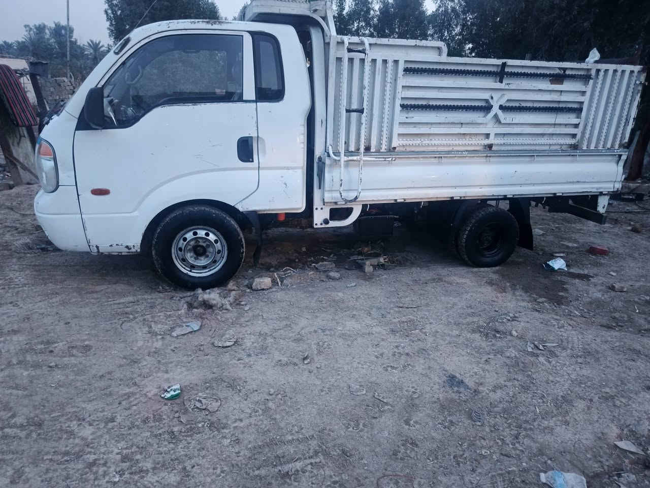 السلام عليكم كيا حمل2007مسكر مكينه مكفولة ٢٧٠٠بسمي رقم بغداد تحويل ثاني المكان بغداد السعر ٨٠وبيه مجال  بدون محجر ***********
