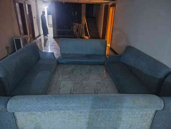 جلسه عربيه وزن الثقيل سعر 100  بصره بريها ***********
