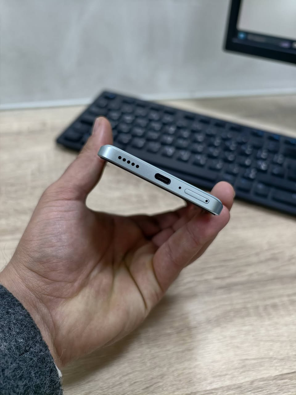 سلام عليكم
للبيع شاومي 13 تي برو 
لون مميز 
نظافة 100% 
الشاشة:6.67  - 144 هرتز - AMOLED
الذاكرة: 512/12
الكاميرا من لايكا :50 + 50 + 12 
المعالج:Mediatek Dimensity 9200 Plus بدقة 4 نانو
البطارية:5000 مللي أمبير - 120 واط
السعر 380 وبي مجال 
مكاني نجف توصيل جميع المحافظات
***********
