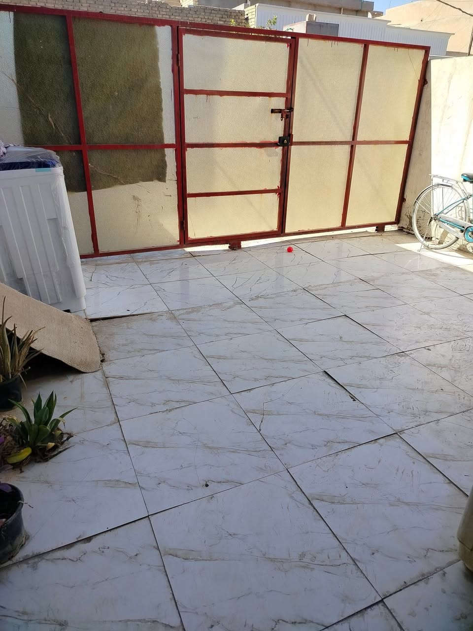 السلام عليكم مشتمل اللبيع 100متر بناء 2023 بيت نضيف
الكفائات قرب اسواق مرحبا  مامتواجد ع فيس بدون دلاليه 
لستفسار
*********** وتساب
