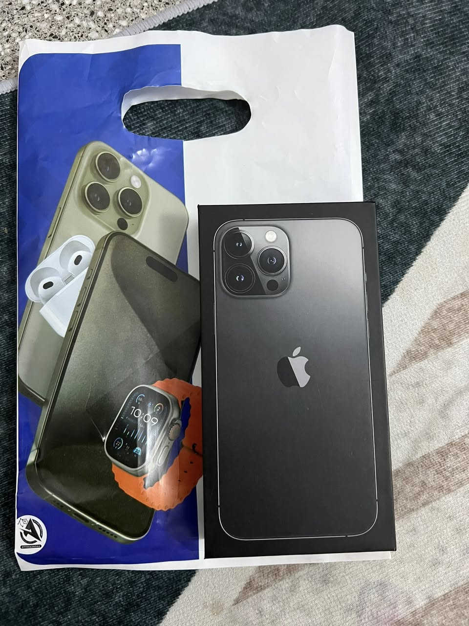 سلام عليكم جهاز آيفون 13ابرو ماكس ذاكره 256البطاريه 86جهاز مكفول برغي ما مبدل بيه 
كارتونه جهاز سعر775وبيه مجال رقمي ***********
