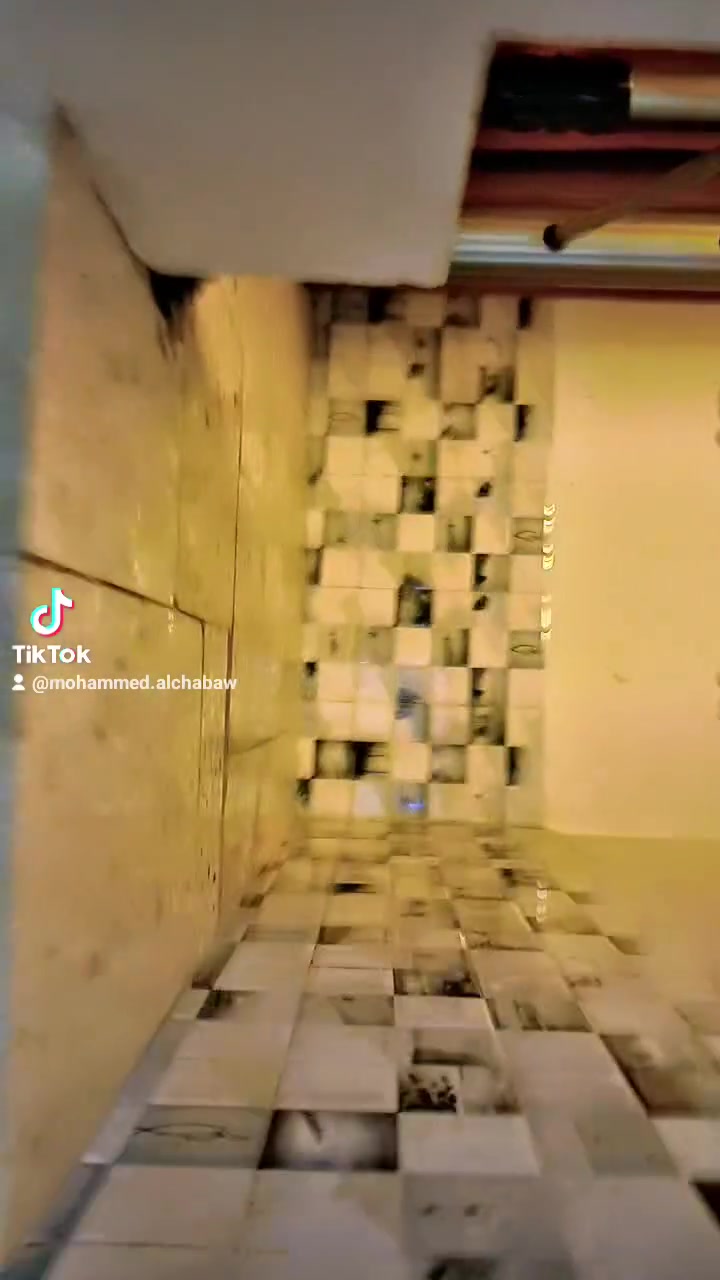 السلام عليكم 
بيت ٤٨ م واقع حال ٥٠م ضياء الحلفي شارع المصرف  شارع حسينيه كاظم الفاضلي سادس  بيت عن الطابو .
السعر ٨٥ قفل .
للاستفسار ***********
