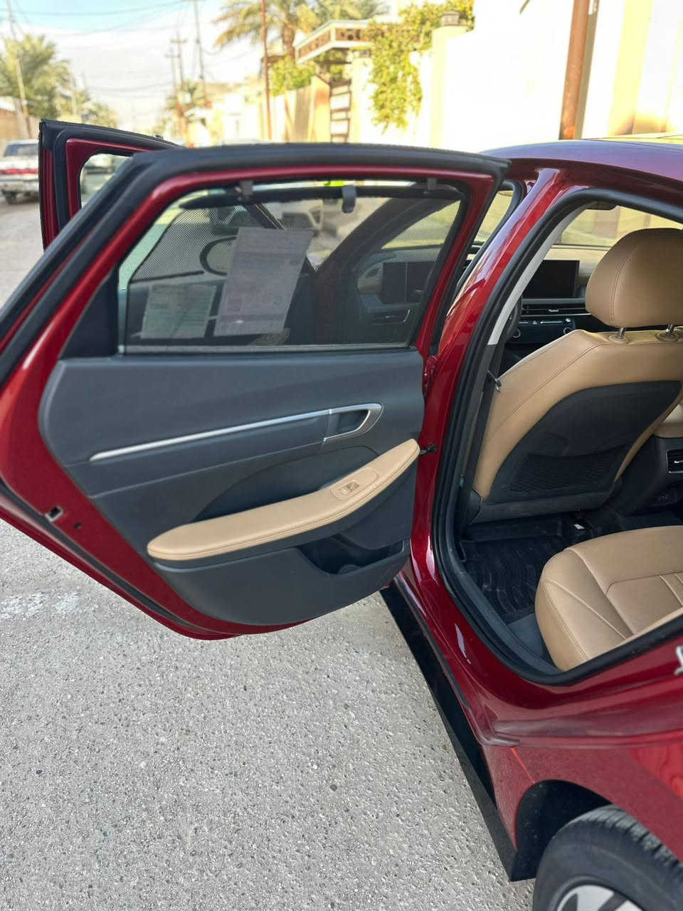 هونداي سوناتا 2025 
HYUNDAI Sonata 2025 

◀️ مرقم بغداد / حره باسمي التحويل ثاني يوم

🚘 خليجي 

🚘 ماشية 34 الالف كيلو 

🚘 موديل 2025

⚙️ حجم المحرك 4cylinder 2.5L

⚙️ مرتبط بناقل حركة أوتوماتيك 

⚙️ يبلغ عزم الدوران 245 نيوتن/ متر 

🐎 بقوة 191 حصان 🐎🐎

🔑 مفتاح التشغيل بصمة 

🔑 تشغيل عن بعد 

🪟 بانوراما  

🚗 دفع ثنائي FWD 

‼️ اريل نفكيتر 

📍حساسات أمامية 

📍حساسات خلفية 

💡لايت زينون + LED متصل 

🔦️ بك لايت LED متصل 

🚘 قبضات أبواب من الألمنيوم

🚘 دخول بصمة ذكي 

🛞 حجم الاطار 235/45R18

🛞 ويل كب 18

🛞 4 دسك

🛞 حساسات ضغط الاطارات 

✨️ اشارة في المرايا الجانبية 

✨️ المرايا قابلة للطي كهرباء 

🎈عدد AIR BAG 2

🚗 هاند بريك كهرباء 

🚗 ا ABS 

🖥 دشبول شاشة ديجيتال متصل 

🖥 شاشة Apple Car play 

📷 كاميرا دوارة 

💡الانارة الداخلية LED 

⭕️ مقود جلد حياكة 

⭕️ شفتات مقود 

🛣 مثبت السرعة Cruise 

🎶 المودات والاوامر الصوتية 

🎶ا Bluetooth    

🔋شاحن هاتف Wireless 

⚡️مخرج منفذ الطاقة 

🔍فحص نظام السيارة 

💺تتسع المقصورة ل 5 ركاب

💺المقاعد جلد قرميدي 

💺حركة المقاعد الأمامية كهرباء 

👶 مثبت مقعد الطفل ISOFIX 

‼️ المرآة الوسطية أوتو دم 

❄️ تبريد شاشة مناخين منفصلين 

❄️ قطعتين تبريد 

🚘 أوضاع القيادة Drive Mode 

🚘 أوتو هولد Auto Hold  

⛷️ نظام مانع الانزلاق  

🚘 تطعيم الدواخل ألمنيوم 

🚘🚘 ضمان لمدة ثلاث سنوات أو 60,000 km 🚘🚘

السيارة مكفولة كفالة عامة 

اي ستفسار اتصل ***********

مكان السيارة الأنبار فلوجه

السعر 255 و بيها مجال بسيط
