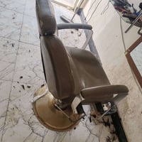 كرسي جديد • نضيف • محتاج ترتيب