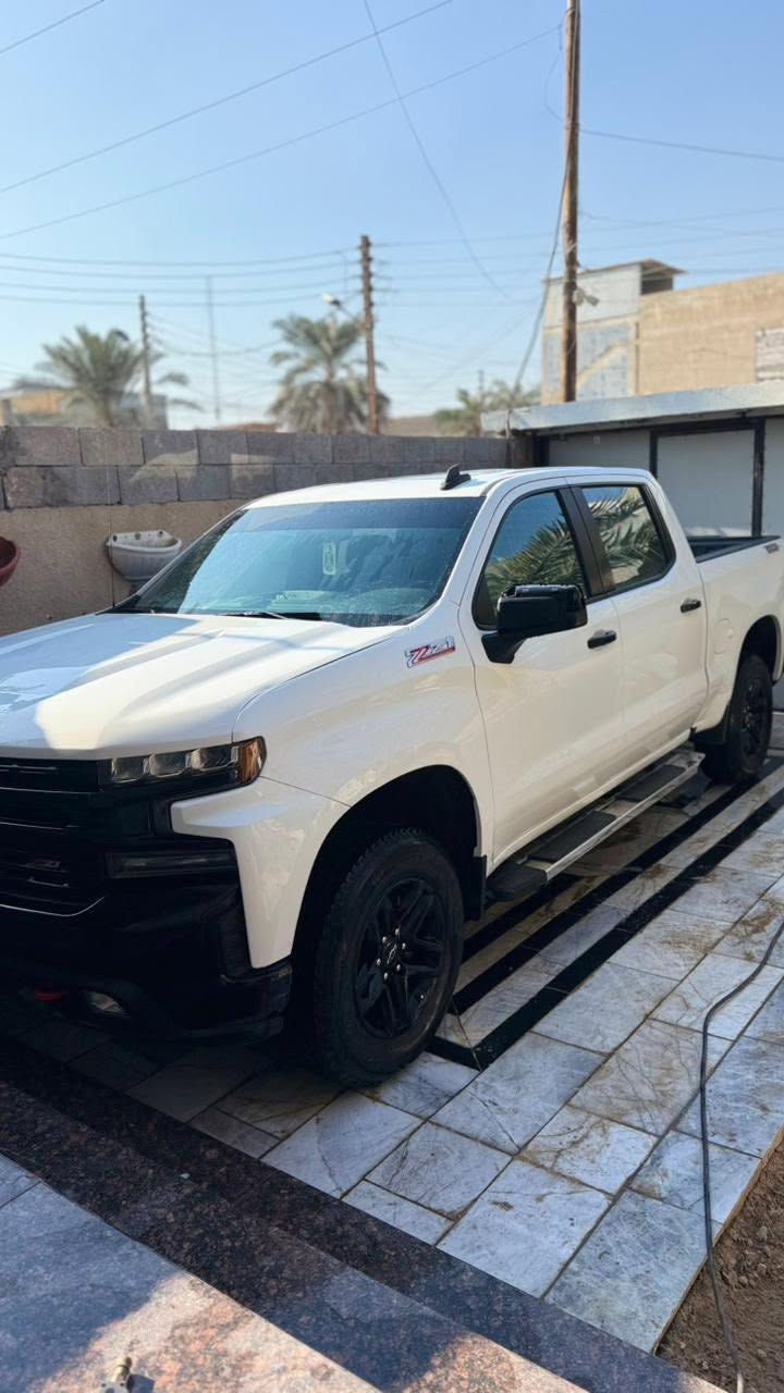 اعلى فئه بالسلفرادو trail boss Z71 
موديل 2022  black edition 
باب طويل بدي قصير
فول مواصفات فتحه سقف ، فتحه خلفيه كهربائيه وباقي المواصفات معروفه 
حادثهه قطعتين وحافه بنيد صبغ وتعديل بسيط 
مرقم بصره وجاهز سعرهه جوه قيمته 290 بيع مستعجل بدون تفاوض   ***********
