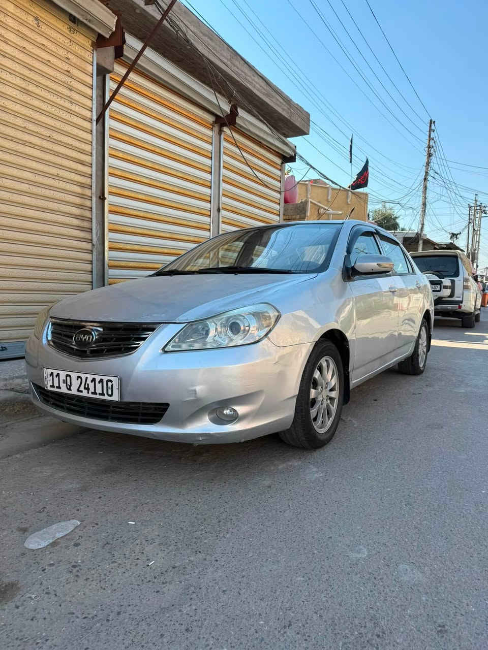 السلام عليكم BYD.  G3 2013   كير اوتو المرغوب ماشيه 125 فقط كير ومحرك مكفولات حتى من الفتح  مكفوله من ضربه وصبغ وتبديل وجراد بيها شي كلش بسيط جراد بل تكمه يعني خيال الباقي مكفول من الجراد وبيها طخة بسيطة بكرن الجاملغ الخلفي وصلحه على كدها فقط رقم بغداد انكليزي بسمنا تحويل مباشر صدر تخم تاير تبريد باتري كله جديد سنويه جديده هزه جديده سياره فول مواصفات كير اوتماتيك كيرها مكفول من كلشي سياره مابيها نقص وكامله من النقص حلوه ومرتبه ومابيها جراد مابيها خياسات  وجاهزه على اخر حبايه مكاني بغداد سعرها 50 وبيها مجال حك الجيه رقمي
***********
