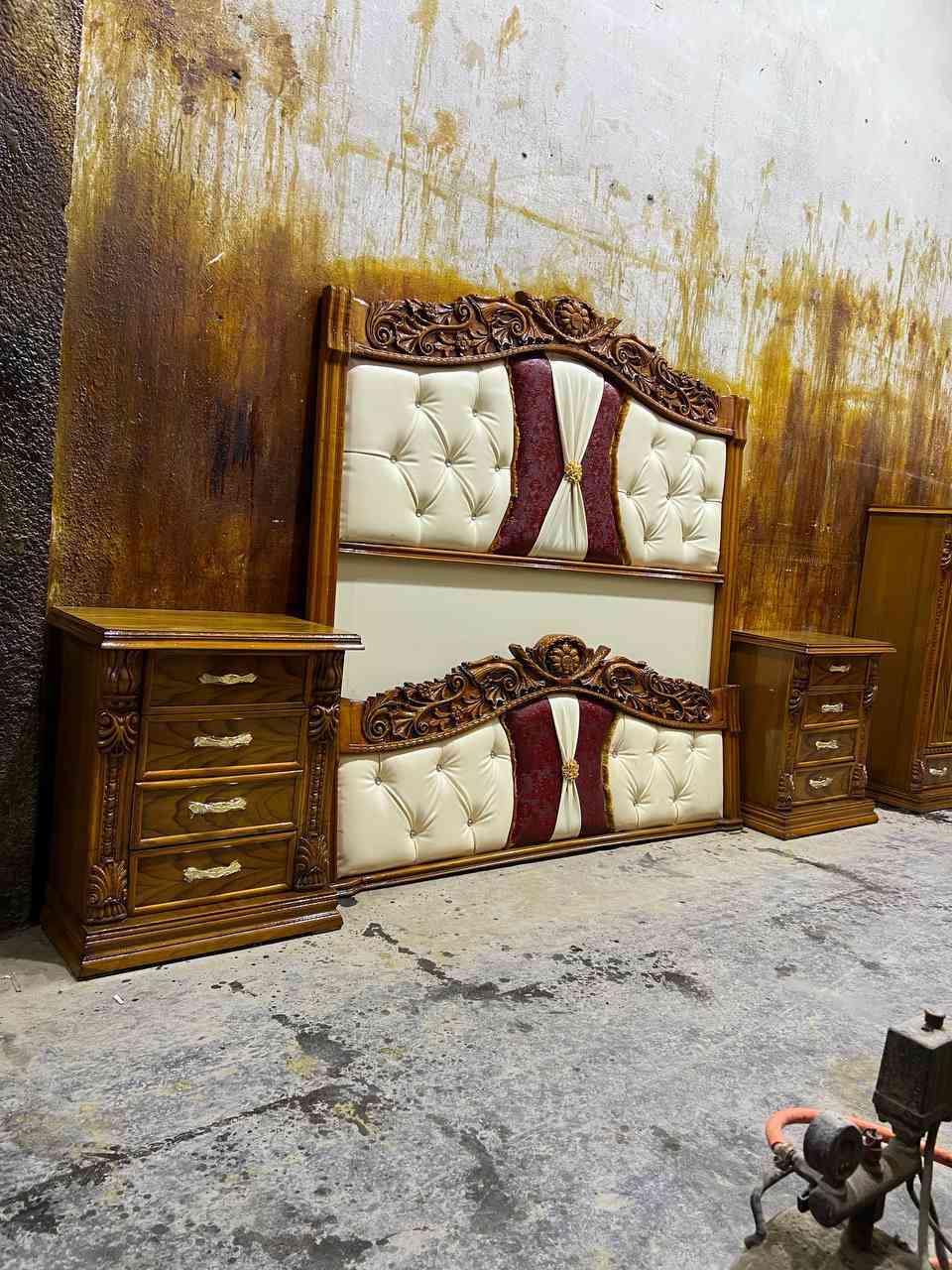 💜معرض حبوش لنجاره والاثاث 💜

غرفه مستخدمه دزاين الملكي الدنك الزان ال١٠ سم 
غرفه قطعه من الزان كله دنك زان توج زان فرش جافي حجل 
ونقوش زان وكورنيشات زان الغرفه كله داخل وخارج صاج وظهر جرجوبه داخل الكنتور فريم ضب براغي
الغرفه اكثر من سبع قطع 

للحجز و الاستفسار الاتصال او واتساب ***********
