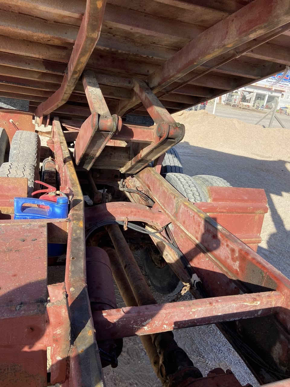 سلام عليكم اقجم موديل 79 قماره بلاديه شاصي مكفول بدي نضيف كير اكسن  مكفول رقم بغداد باسمي مكاني نجف
***********
