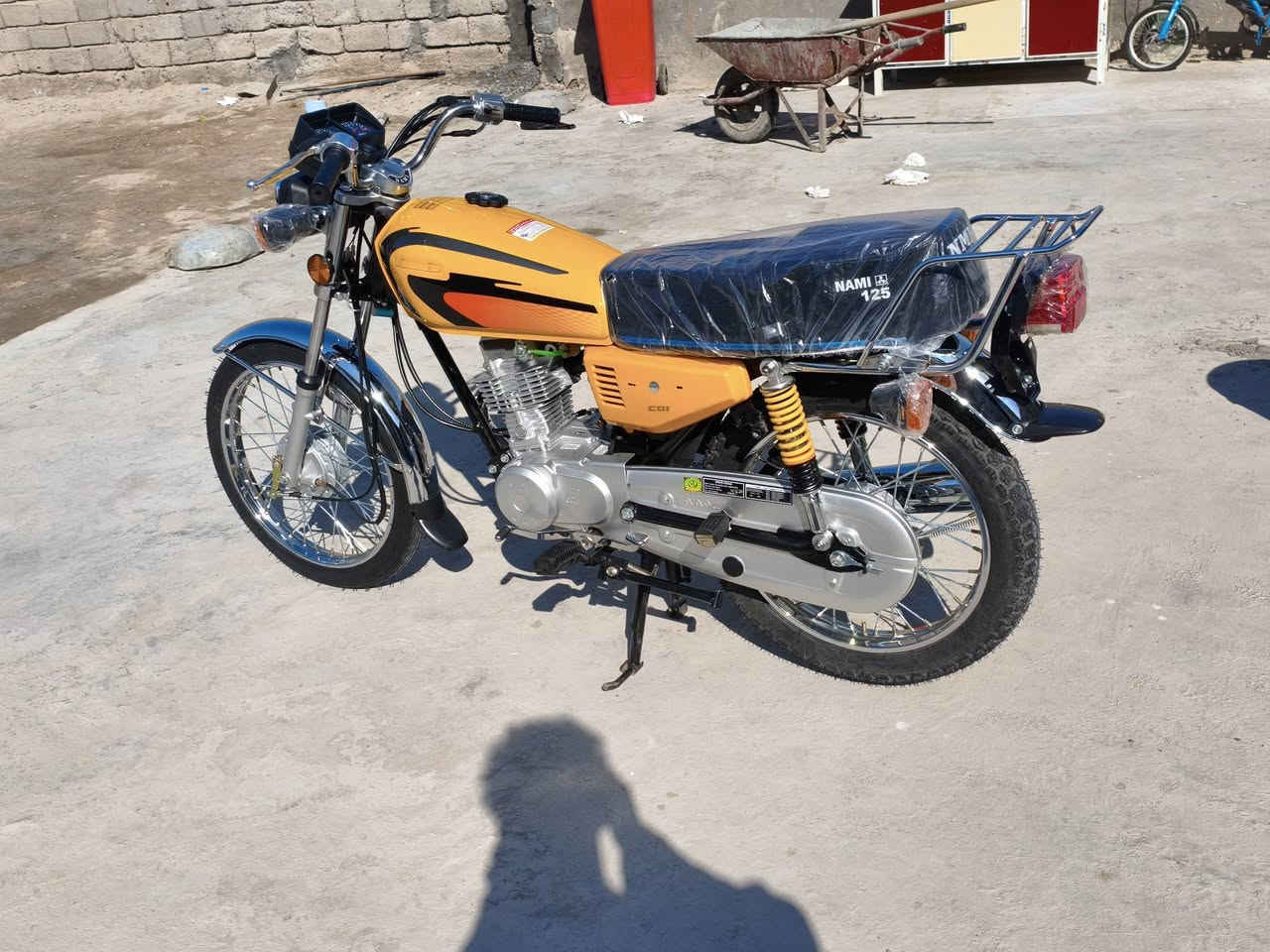 سلام عليكم شباب دراجه ايراني للبيع رقم وسنويه دراجه نضيفه كلش السعر ٢٢٥٠ مليونين وربع موديل ٢٠٢٢ *********** مكاني بل  البصره كرمه علي
